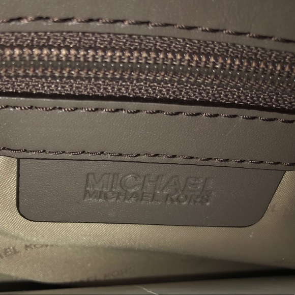 Diamond Grommet Leather Satchel - Picture 3 of 4